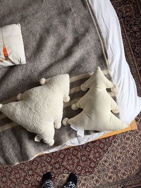 Cable Knit Tree Pillows (3)